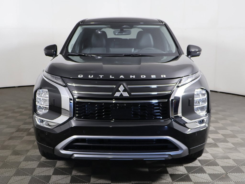 New 2025 Mitsubishi Outlander SE image 13