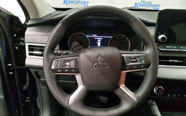 Used 2024 Mitsubishi Outlander SE image 23