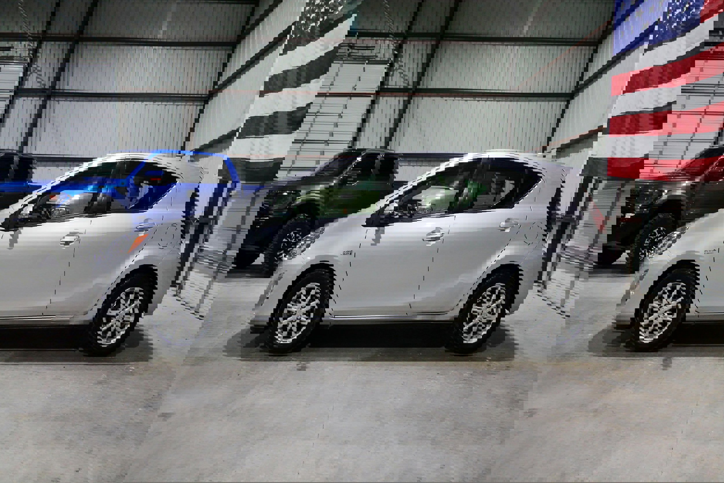 Used 2015 Toyota Prius C Three FWD image 5