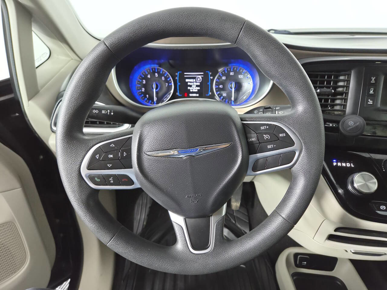 Used 2017 Chrysler Pacifica LX FWD image 26