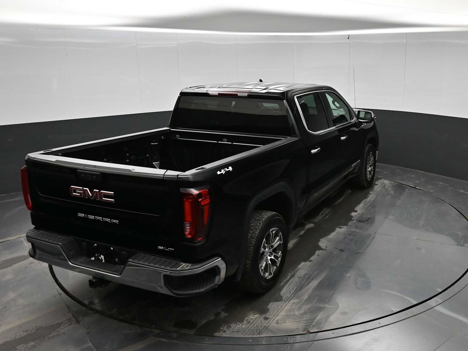 Used 2025 GMC Sierra 1500 SLT AWD/4WD image 29