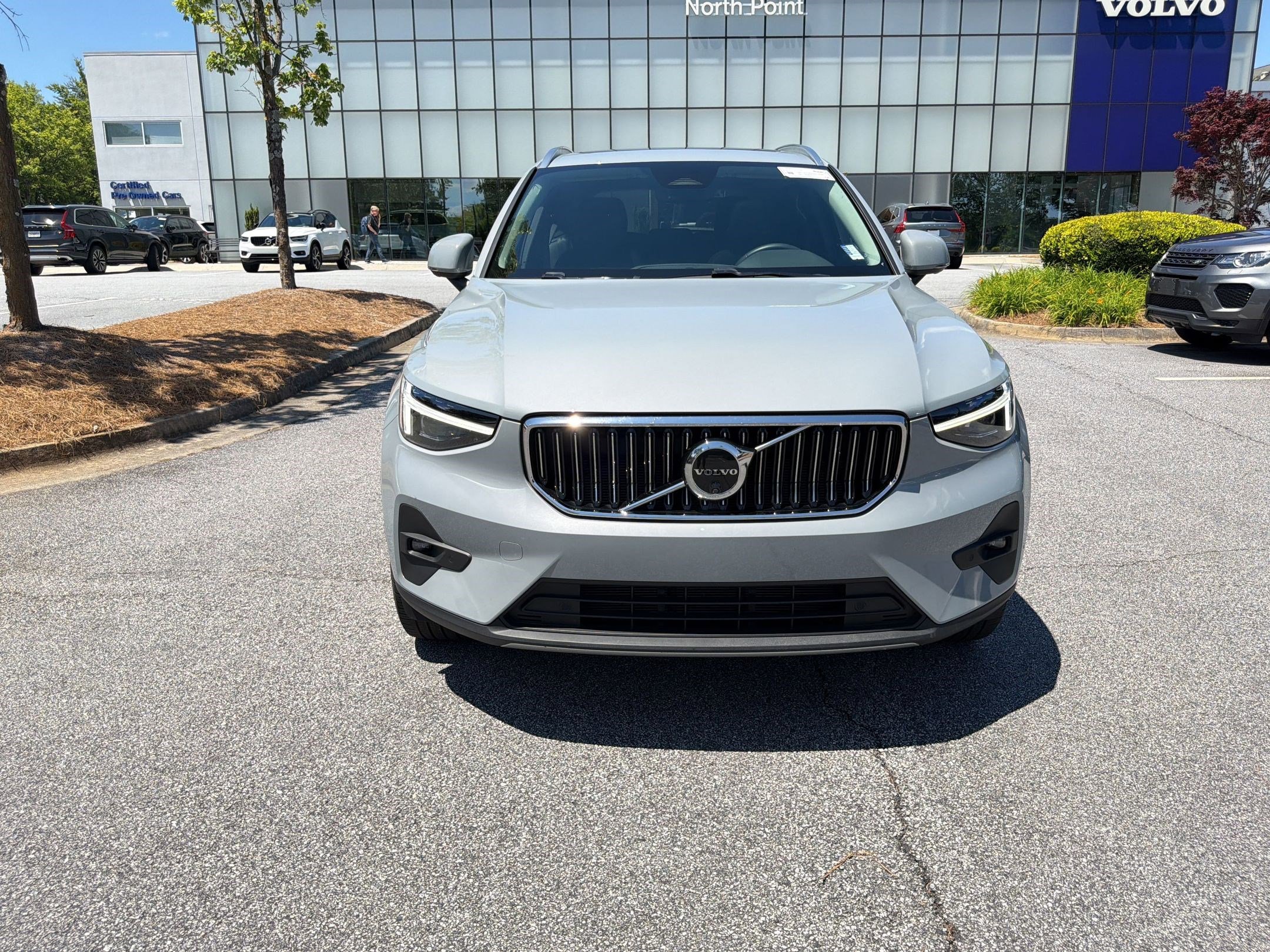 Used 2024 Volvo XC40 B5 Plus w/ Protection Package Premier AWD/4WD image 6