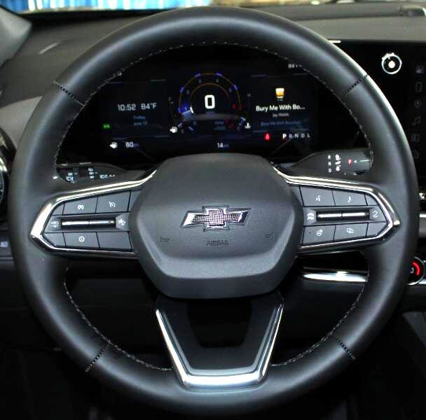 New 2026 Chevrolet Equinox LT w/ Convenience Package II image 13