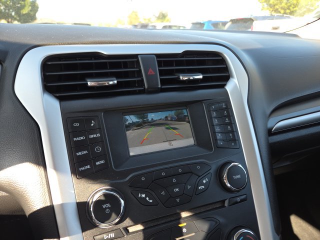 Used 2016 Ford Fusion SE FWD image 36