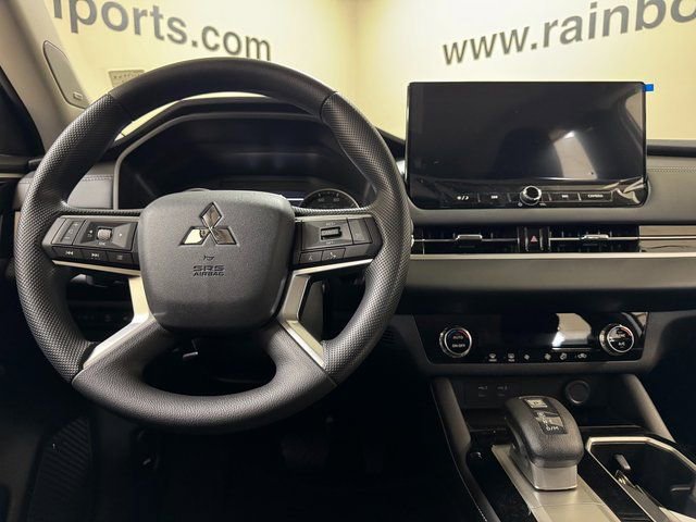 New 2026 Mitsubishi Outlander ES image 9
