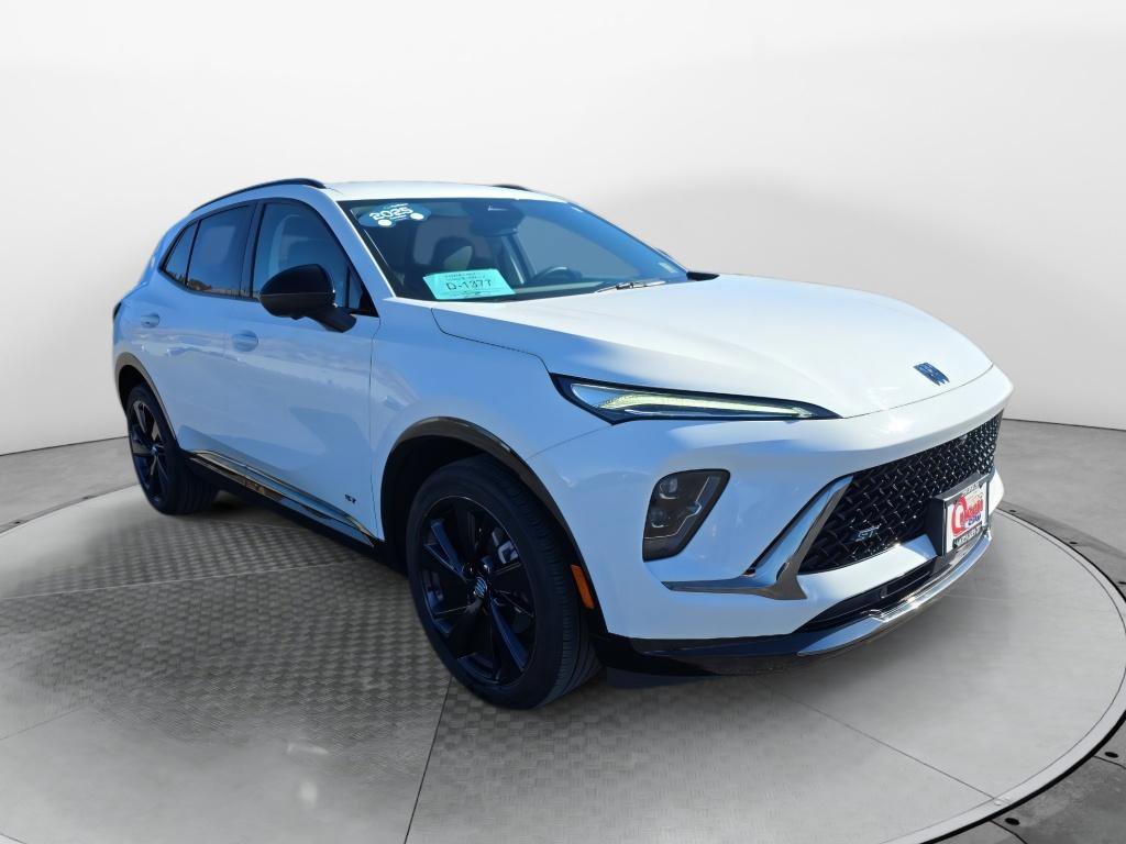 Certified 2025 Buick Envision Sport Touring image 7