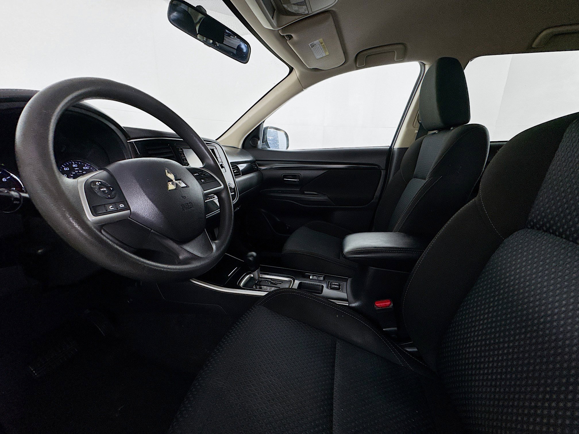 Used 2020 Mitsubishi Outlander ES image 20