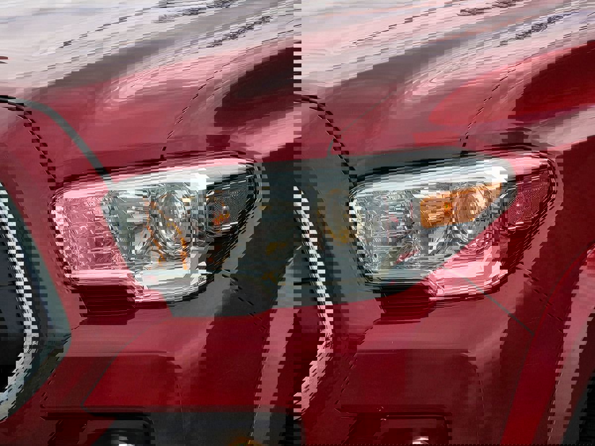 Used 2020 Toyota Tacoma SR5 image 8