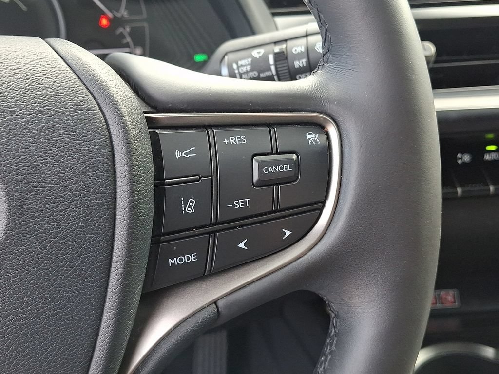 Used 2024 Lexus UX 250h F Sport AWD/4WD image 23
