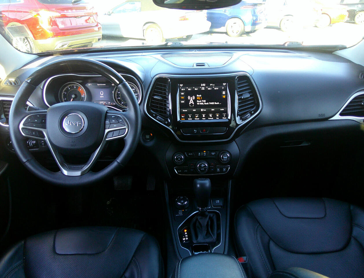 Used 2019 Jeep Cherokee Overland w/ Trailer Tow Group image 36