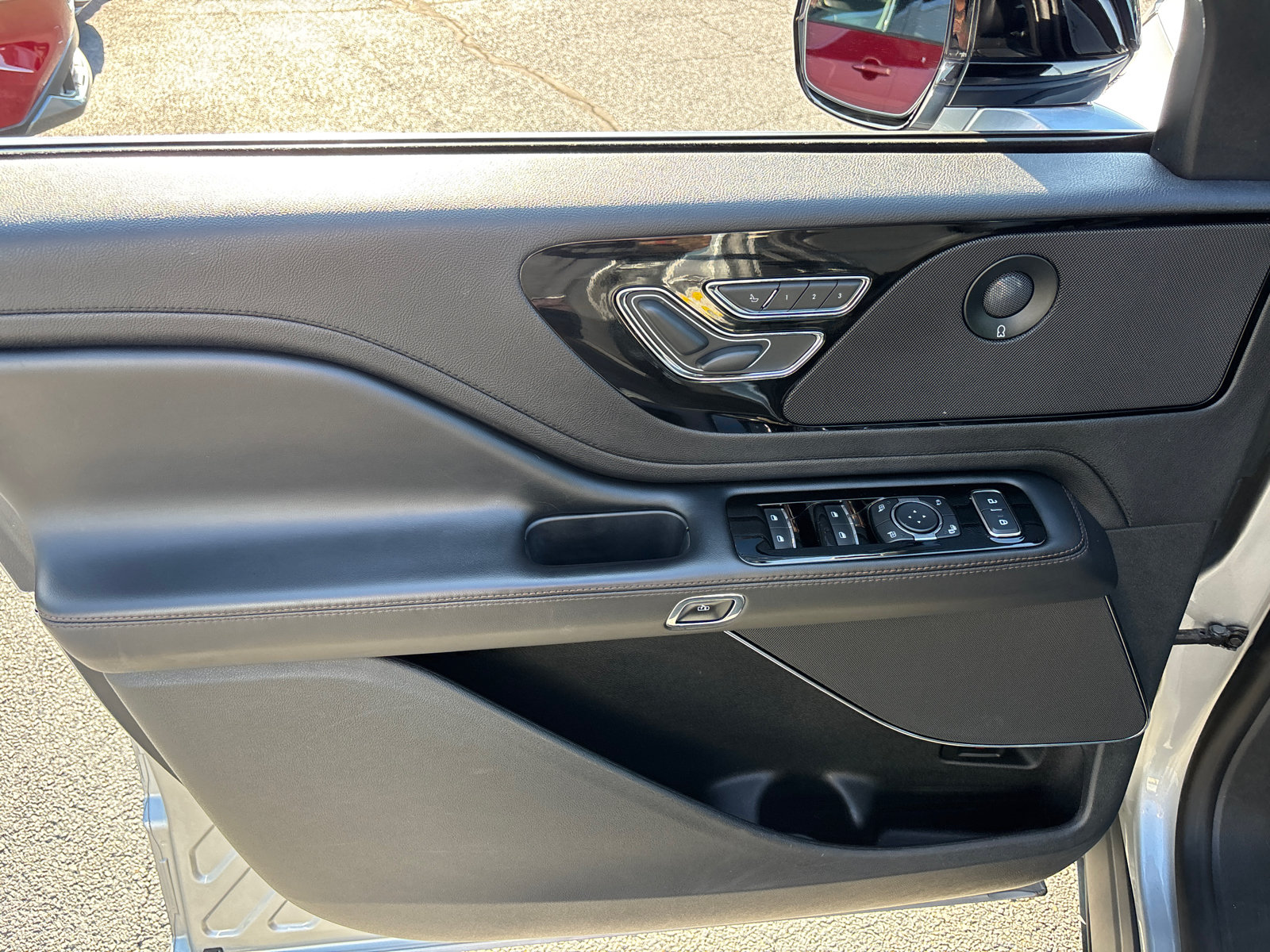 Certified 2021 Lincoln Aviator Reserve w/ Elements Package Plus AWD/4WD image 11