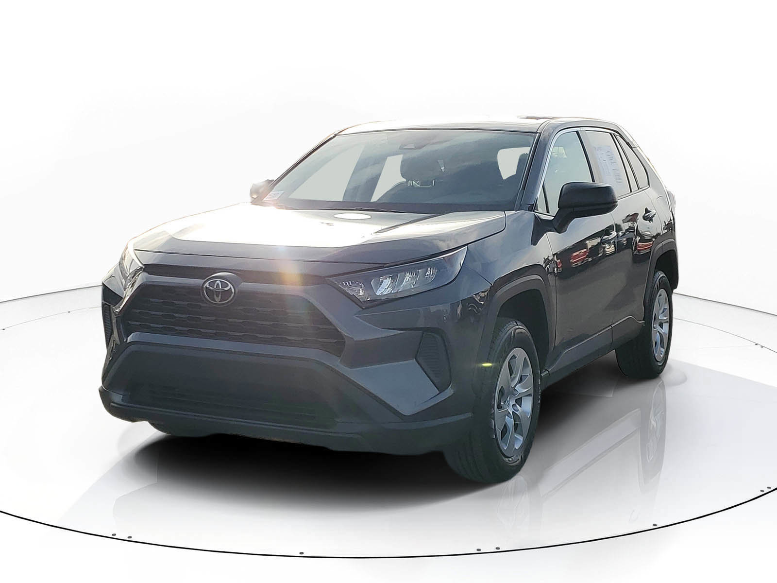 Used 2022 Toyota RAV4 LE image 3