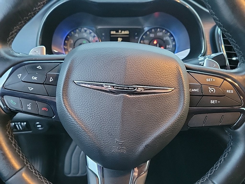 Used 2015 Chrysler 200 S FWD image 11