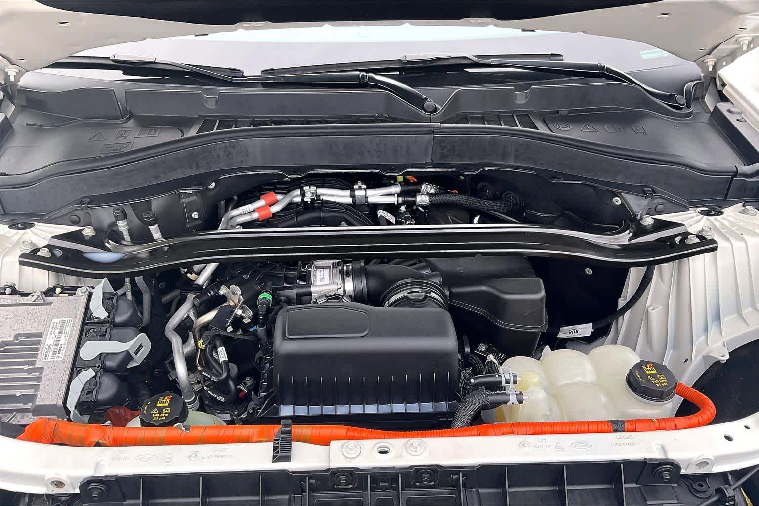Used 2021 Ford Explorer Platinum w/ Premium Technology Package image 34