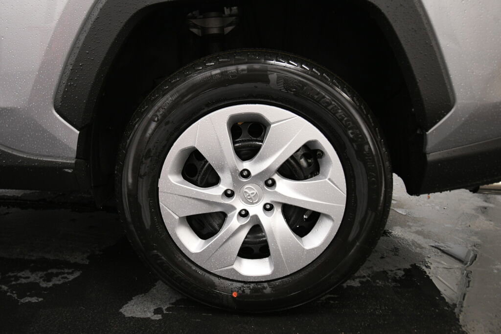 Used 2025 Toyota RAV4 LE image 30