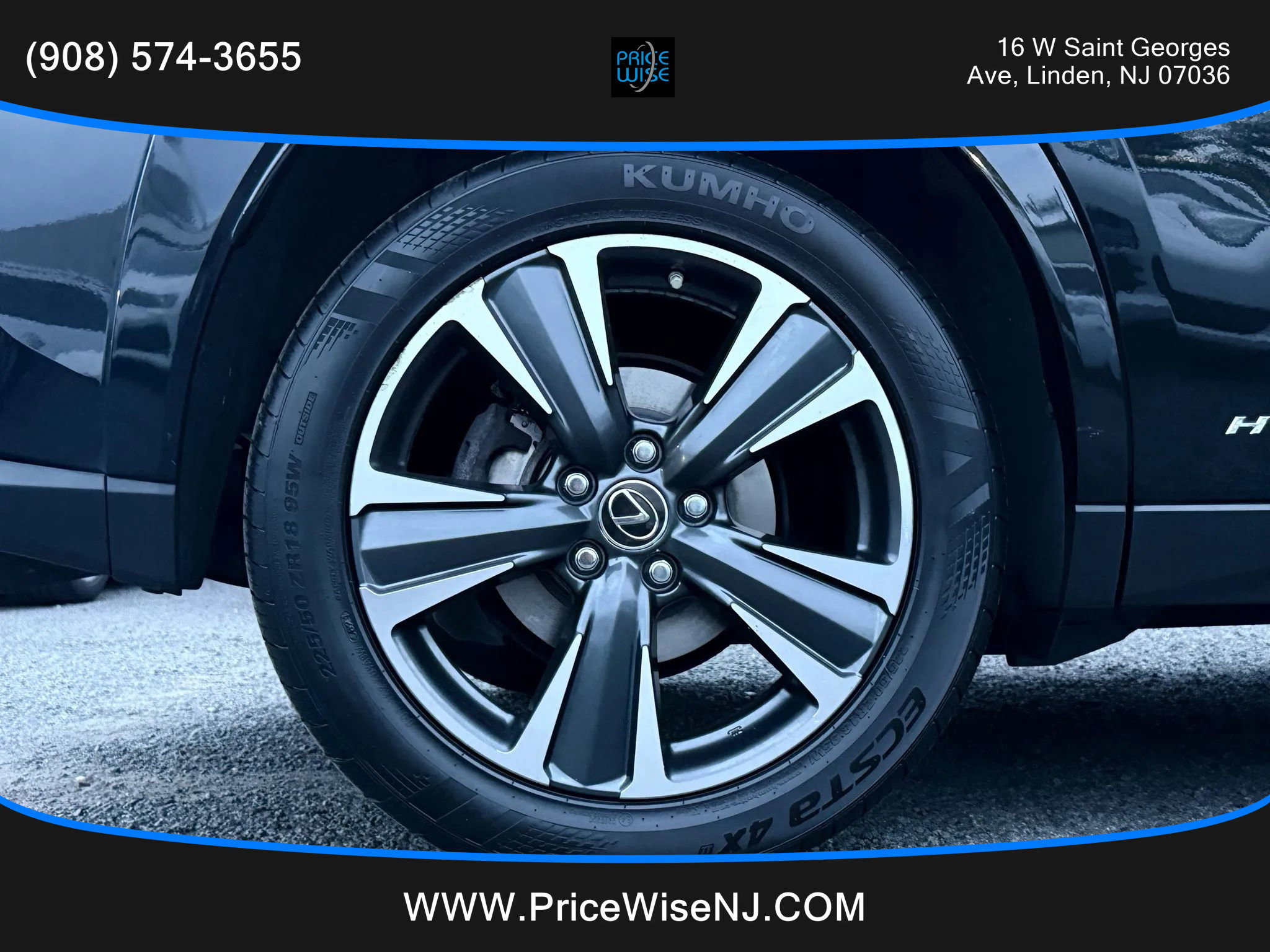 Used 2022 Lexus UX 250h w/ Premium Package image 28