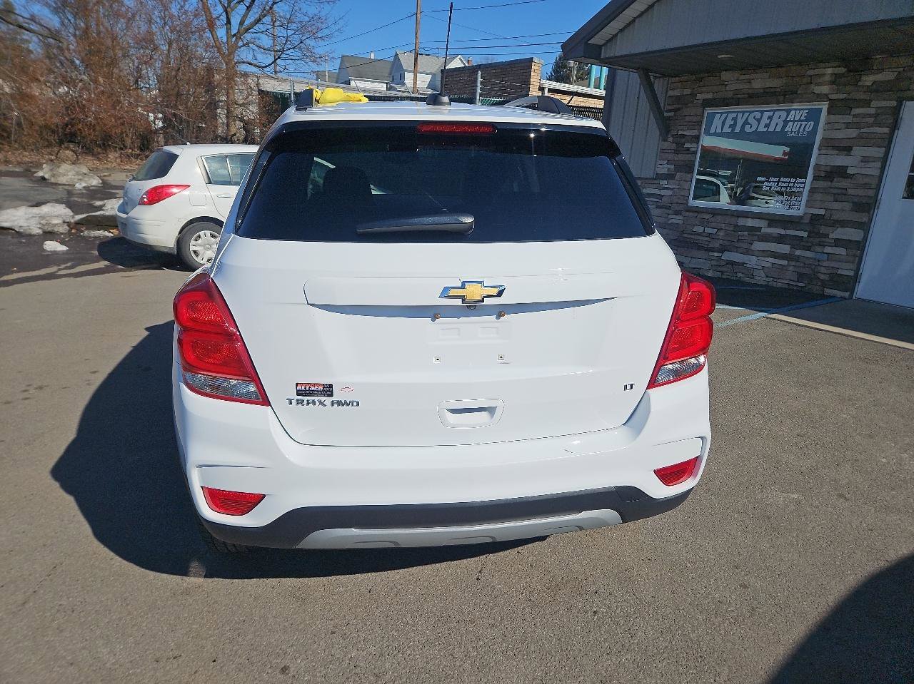 Used 2017 Chevrolet Trax LT w/ LT Convenience Package image 4