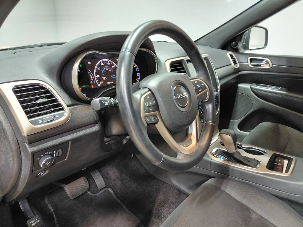 Certified 2017 Jeep Grand Cherokee Laredo w/ Quick Order Package 23E AWD/4WD image 28