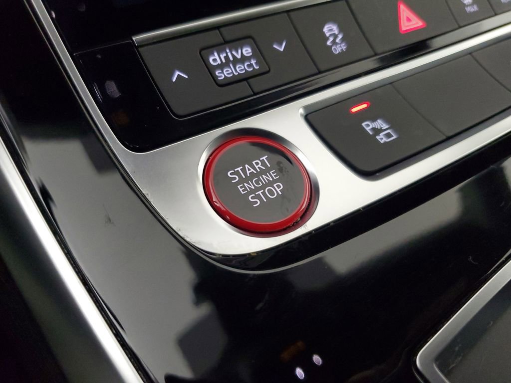 Used 2022 Audi SQ8 Premium Plus w/ Black Optic Package image 32