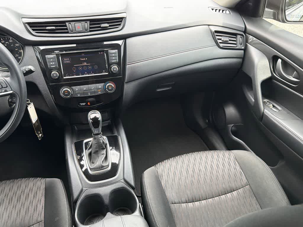 Used 2020 Nissan Rogue S FWD image 20