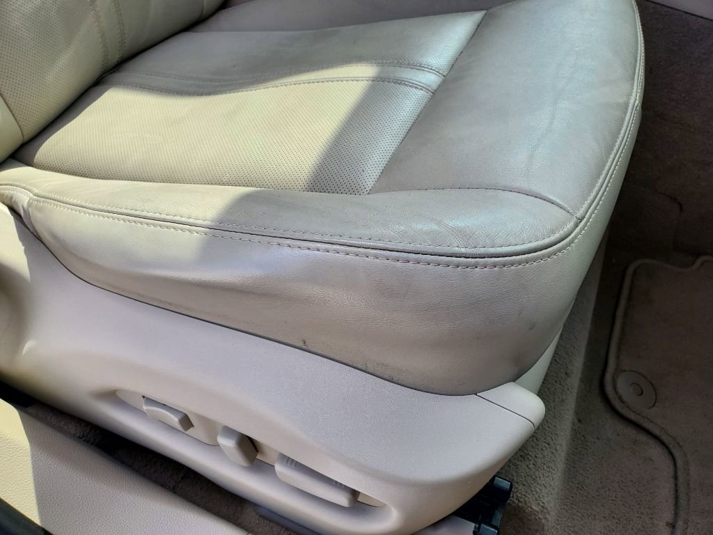 Used 2015 Cadillac SRX Performance w/ Driver Awareness Package image 40