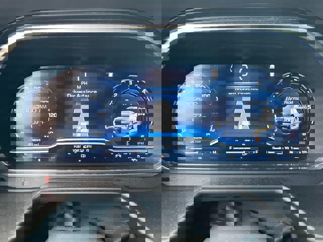 Used 2023 Chevrolet Suburban Premier image 9