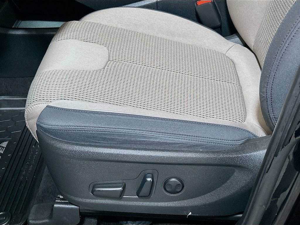 Used 2023 Hyundai Santa Fe SEL FWD image 17