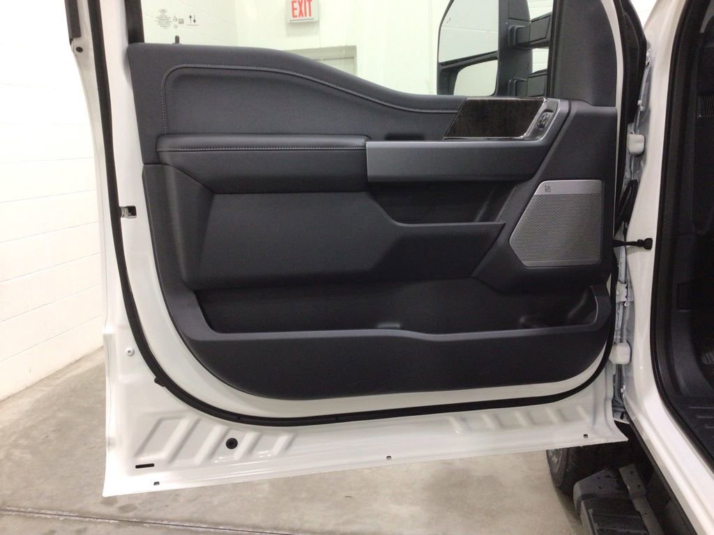 New 2025 Ford F250 Lariat w/ Lariat Ultimate Package image 22