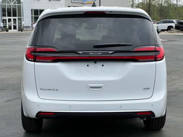 New 2027 Chrysler Pacifica Select AWD/4WD image 46