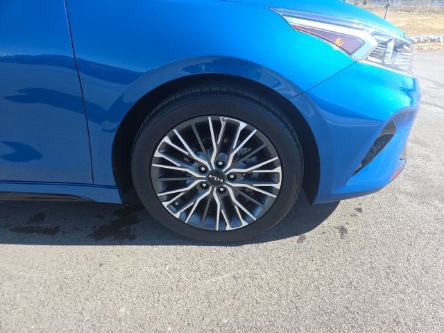 Used 2023 Kia Forte GT-Line w/ GT-Line Premium Package image 2