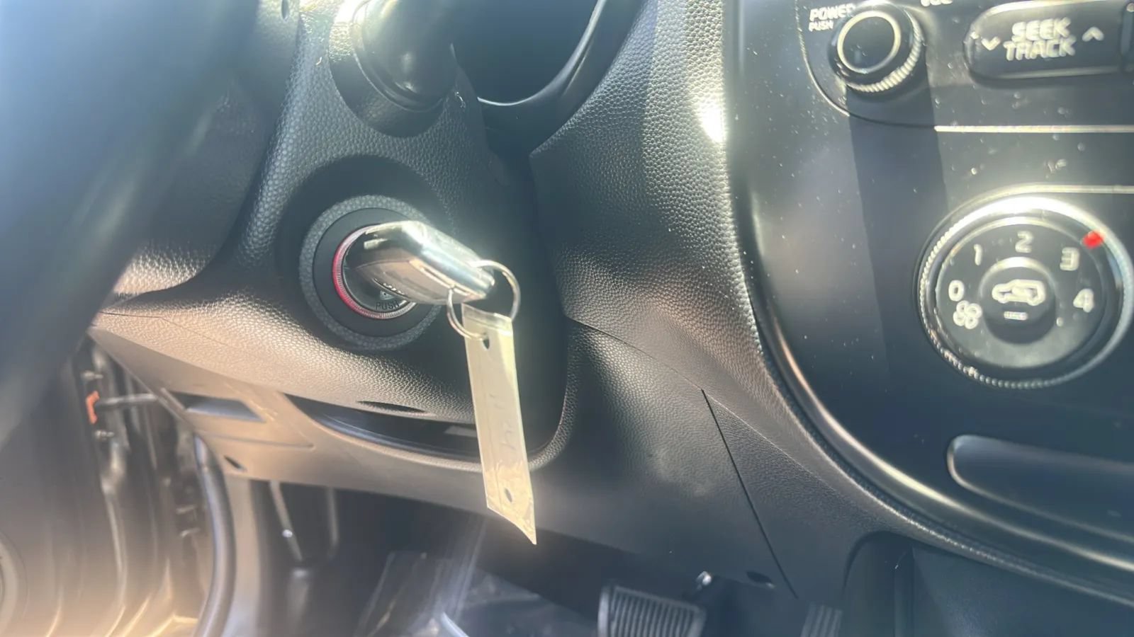 Used 2018 Kia Soul FWD image 31