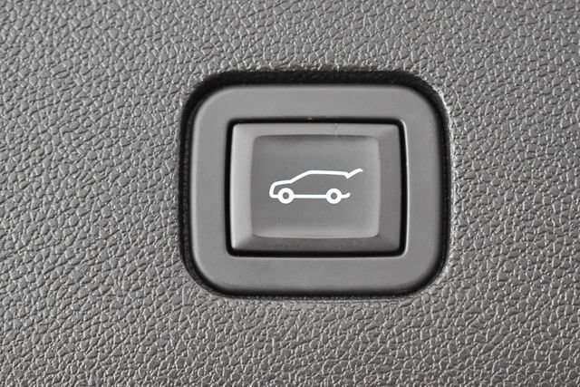 Certified 2024 Cadillac XT6 Premium Luxury AWD/4WD image 17