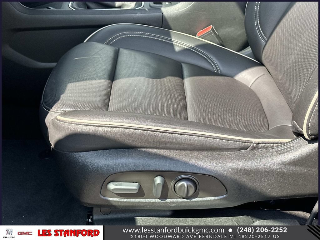 Certified 2023 Chevrolet Traverse Premier w/ Redline Edition FWD image 18