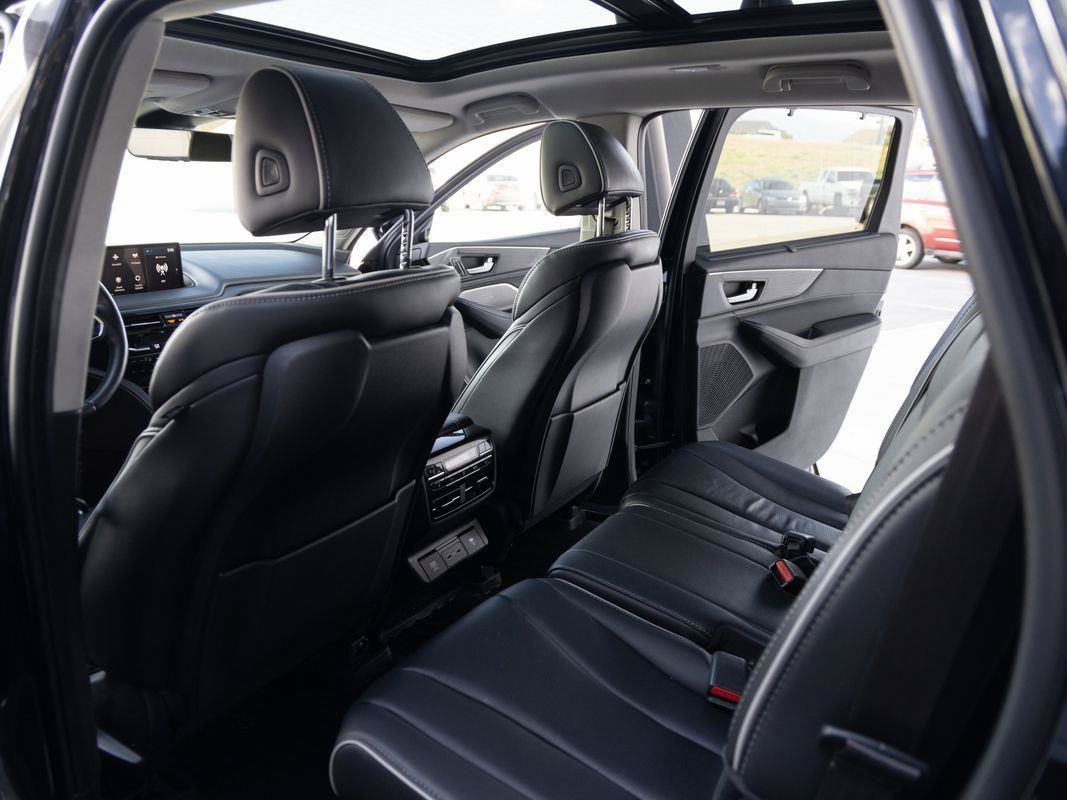 Used 2024 Acura MDX w/ Advance Package AWD/4WD image 15