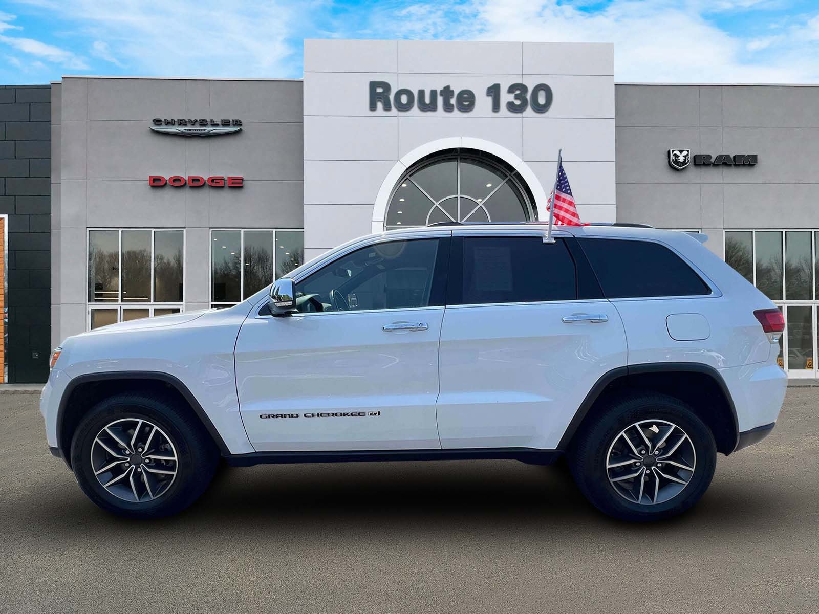 Used 2022 Jeep Grand Cherokee Limited AWD/4WD image 5