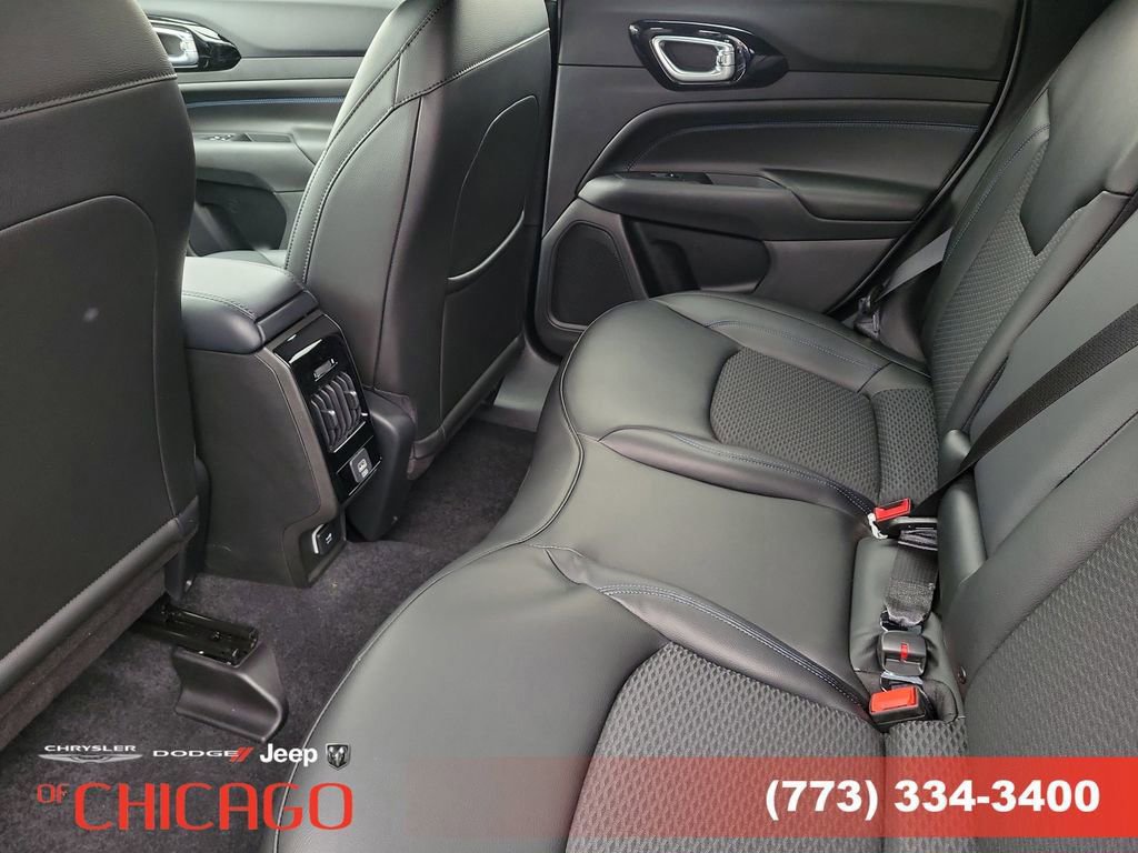 New 2026 Jeep Compass Latitude image 10