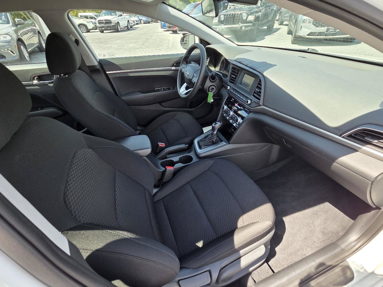 Used 2020 Hyundai Elantra SE w/ Cargo Package (C1) FWD image 21