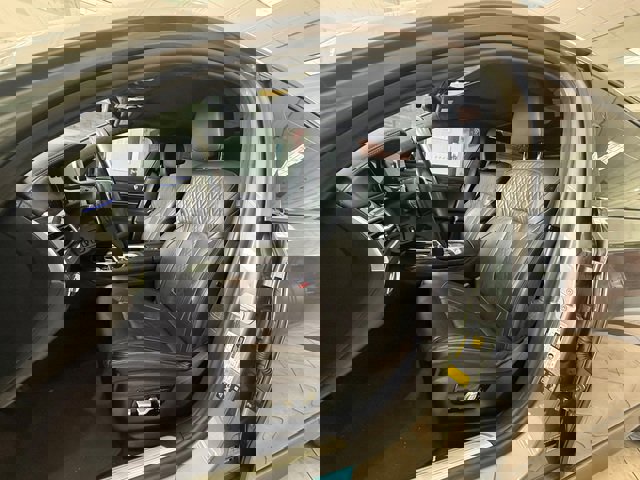 Used 2018 BMW 750i xDrive image 9