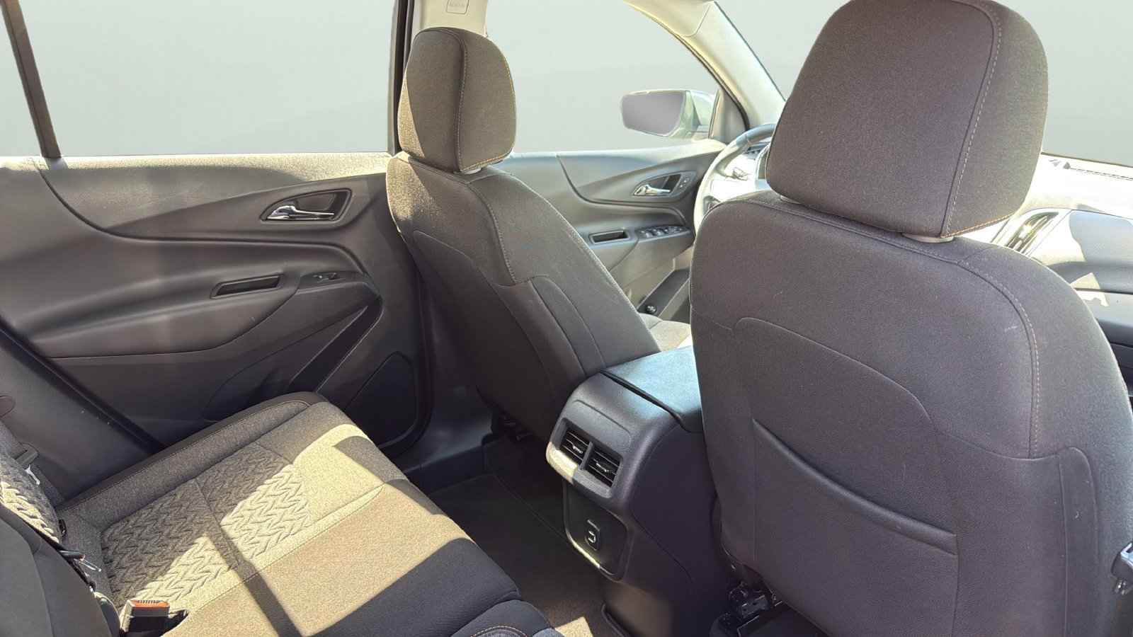 Used 2024 Chevrolet Equinox LT FWD image 28
