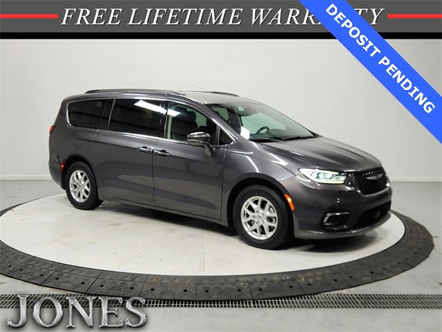 Used 2022 Chrysler Pacifica Touring-L
