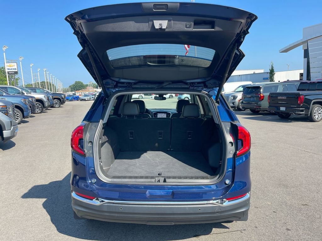 Used 2022 GMC Terrain SLT w/ Infotainment Package II image 30