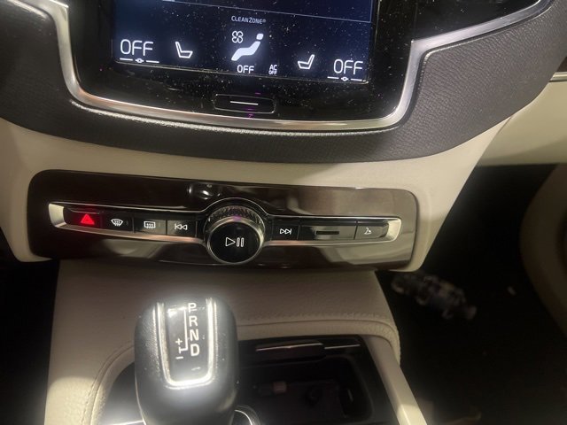 Used 2017 Volvo XC90 T5 Momentum w/ Vision Package image 12