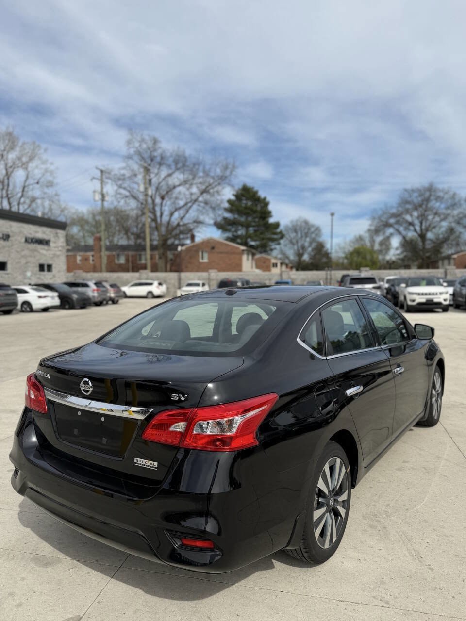 Used 2019 Nissan Sentra SV w/ Special Edition Package image 8