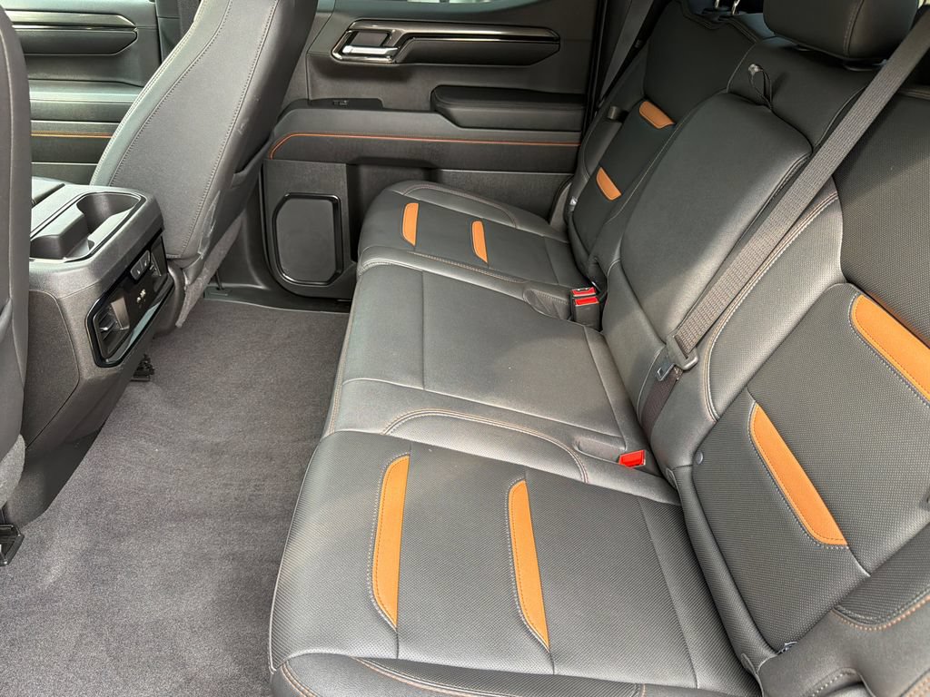 Used 2023 GMC Sierra 1500 AT4 w/ Technology Package AWD/4WD image 19