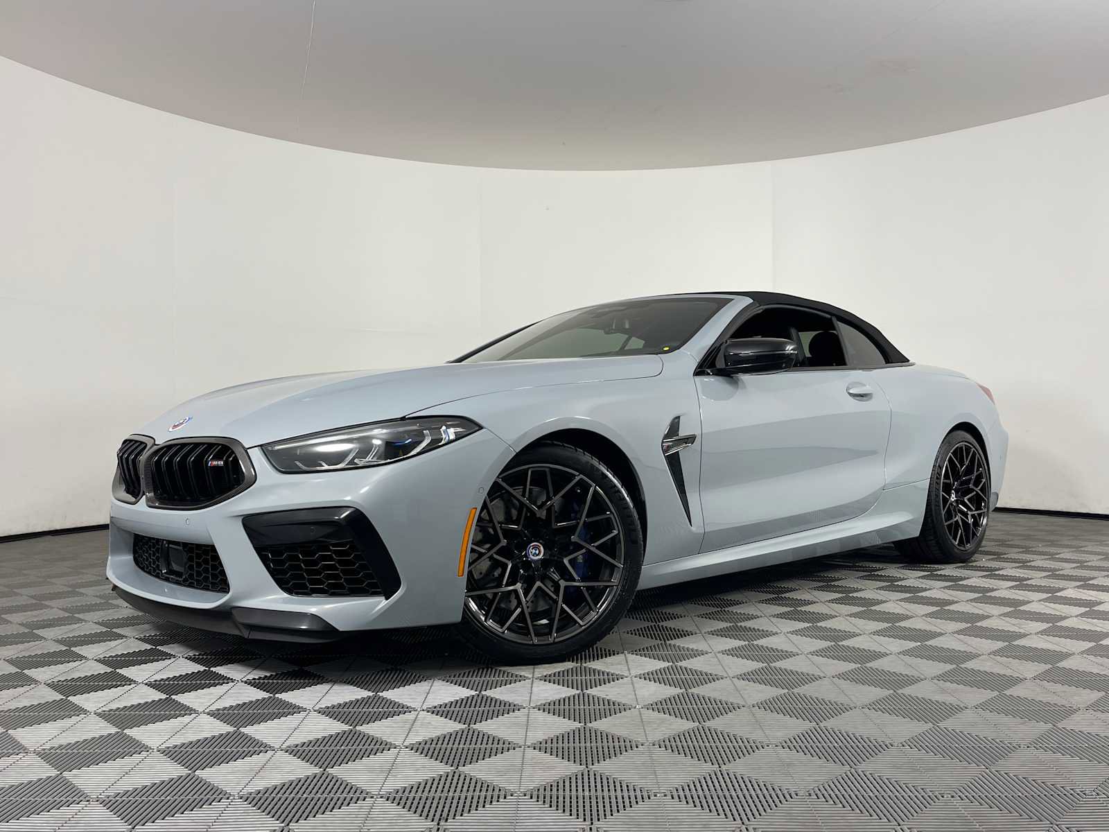 Used 2023 BMW M8 Competition image 1