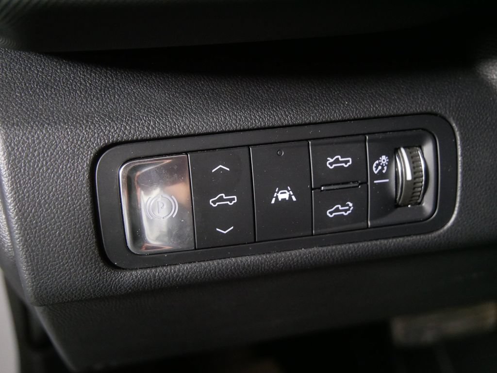 Used 2025 Chevrolet Silverado EV RST AWD/4WD image 17