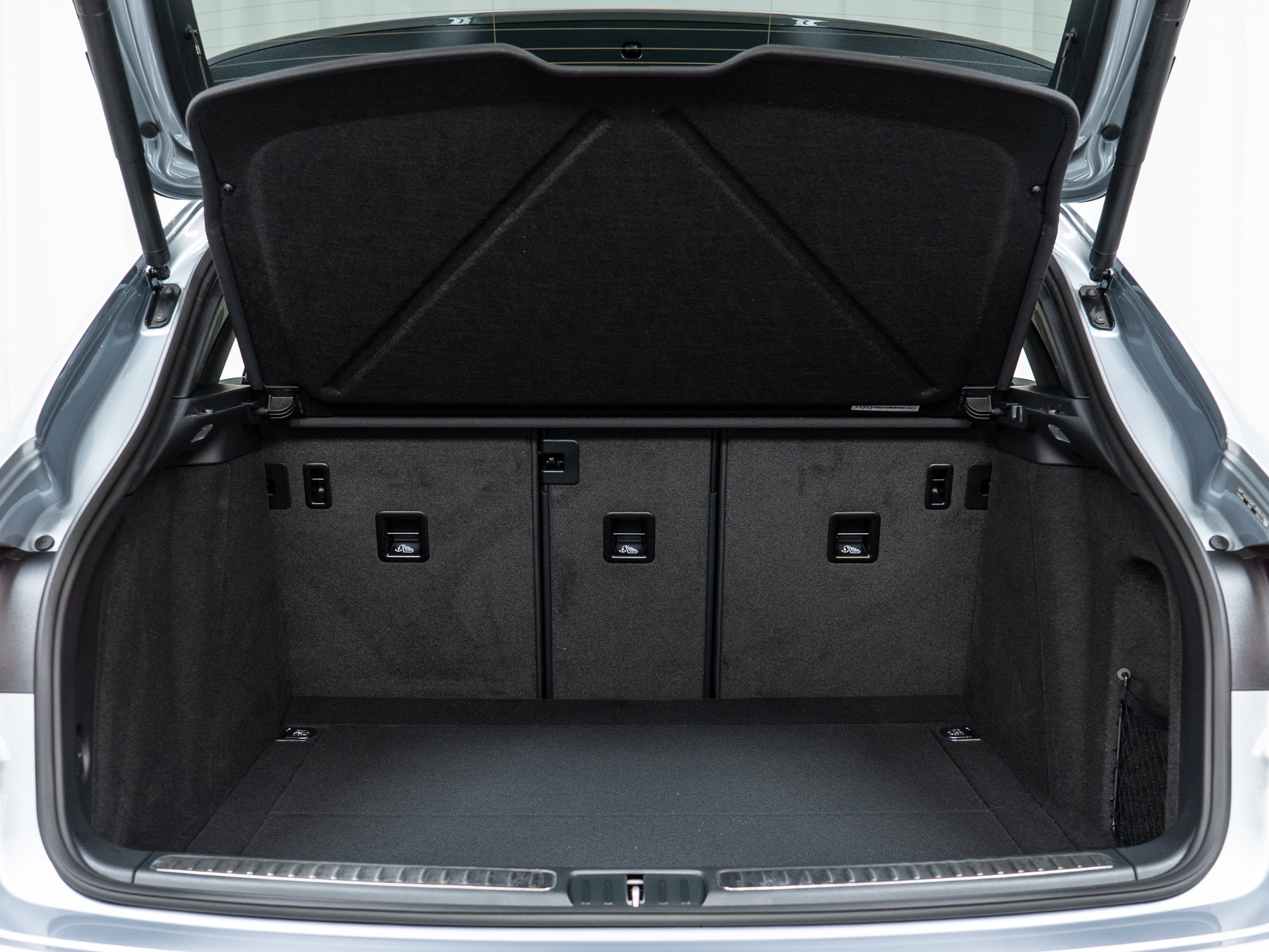 New 2026 Porsche Macan Turbo image 13