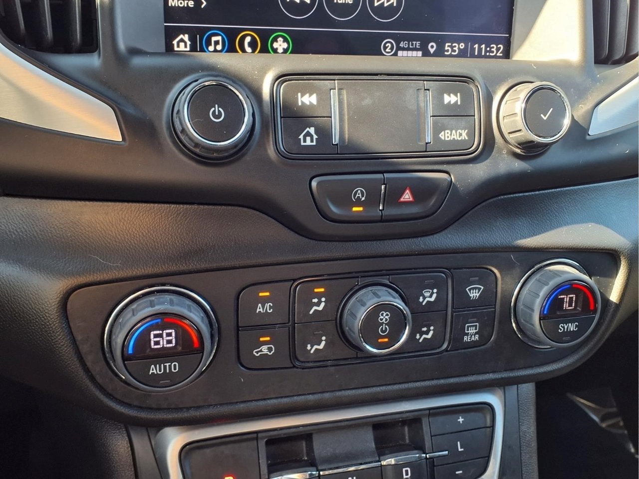 Used 2022 GMC Terrain SLT AWD/4WD image 16