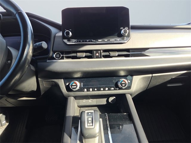 Used 2023 Mitsubishi Outlander SE Black Edition image 11