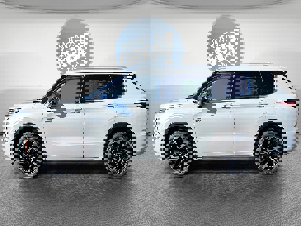 New 2025 Mitsubishi Outlander SEL image 3